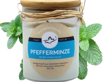 Natural handmade peppermint scented aromatherapy candle in a glass jar with bamboo lid. Pure soy wax, 100% natural organic peppermint oil