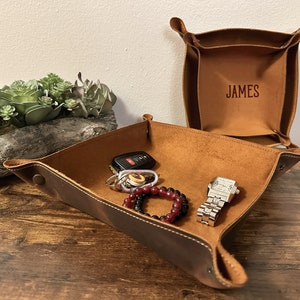 Valet tray-Personalized catchall-Personalized valet tray-Leather desk caddy-Handcrafted leather valet tray-Gifts for men