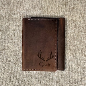 Cartera triple del Día del Padre, Carteras triples personalizadas, Cartera de cuero grabada para hombre, Cartera con astas de ciervo, Regalo de cuero para hombre