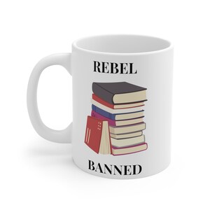 Taza de café de libros prohibidos, rebelde prohibido, taza divertida, taza de maestros, regalo para el maestro, regalo único para el lector