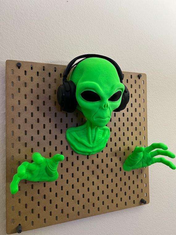 Wall Mounted Alien Headphone Hanger: Gaming Controller Holder, Sci-Fi Decor