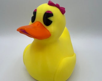 Figura de la Sra. Duckman: Decoración retro para escritorio de juegos impresa en 3D