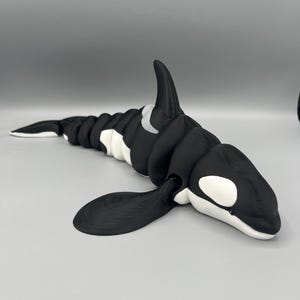 3D Printed 14 in. Flexi Orca Whale Toy – Articulated Fidget Animal Gift – Custom Colors – Ocean Lover Gift – Cute Desk Toy Decoration