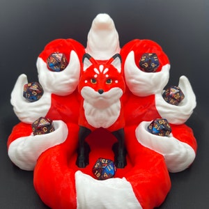 Torre de dados de zorro kitsune: accesorio para juegos DnD impreso en 3D
