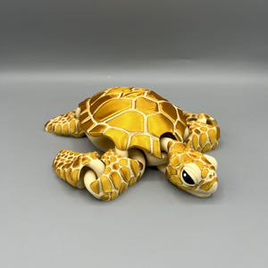 3D Printed Articulating Sea Turtle: Gold Silk Flexi Fidget Toy