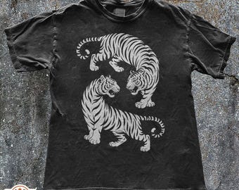 Retro Tiger Graphic Tee, Vintage Animal Shirt, Comfort Colors Classic Streetwear T-Shirt, Bold Wildlife Design, Tiger Art, Y2K, Yin Yang Tee