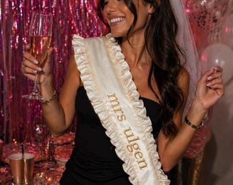 Elegante fajín nupcial - Accesorio de fiesta de satén mezclado con Bacelor - Cinturón nupcial personalizado color beige