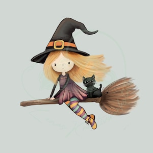 Könnte beinhalten: Illustration einer jungen Hexe mit blonden Haaren, die einen schwarzen Hut mit einem orangefarbenen Band, ein lila Kleid und gestreifte Socken trägt. Sie reitet auf einem Besen mit einer schwarzen Katze. Der Hintergrund ist hellgrau.