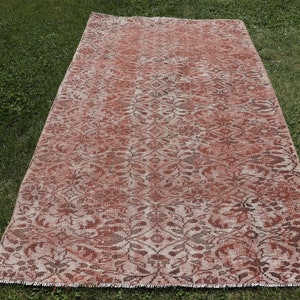 Dywan 5 x 9 stóp, Dywan vintage, Dywan turecki, Zużyty dywan anatolijski, Dywany do salonu, Dywan brązowy 4,5 x 8,3 stopy, Dywany orientalne, Dekoracja vintage,