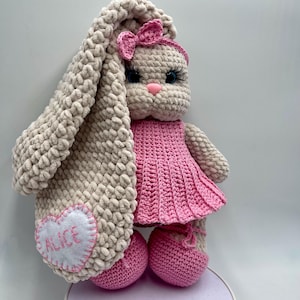 Personalisierte Ostern Bonnie Hase Spielzeug häkeln Gefüllte Neugeborene Baby Geschenkkorb Häschen für Mädchen Stofftier Für Kinder Hand stricken Geschenk Geburtstag