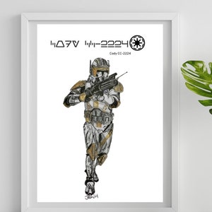 Peut inclure: Impression encadrée d'un personnage en armure tenant une arme. L'œuvre d'art est dans des tons de gris, de blanc et d'or. Le texte en haut comprend des symboles et des chiffres. Un vase blanc avec des feuilles vertes est à droite.