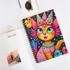 Cuaderno de espiral para niños con temática creativa alegre, alegre, alegre y vibrante, personajes de dibujos animados