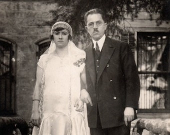 Foto de boda vintage: novios, moda de la época otomana