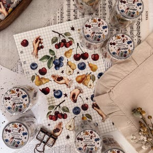 Nastro adesivo in PET con frutta, rotolo di adesivi rimovibili, 50 mm x 5 m o con anello da 1 m, nastro per journaling, agenda e scrapbooking con ciliegie, pere e mirtilli.