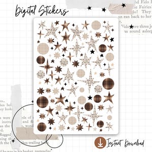 Może przedstawiać: Arkusz cyfrowych naklejek z gwiazdami i kołami w różnych rozmiarach i wzorach. Naklejki mają wygląd vintage z brązowymi, beżowymi i czarnymi kolorami. Niektóre naklejki mają wzory w kratę, inne tekst ze starych książek. U góry znajduje się napis "Digital Stickers".