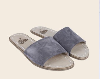 Sandalias descalzas hechas a mano: chanclas de piel de ante gris, sin caída