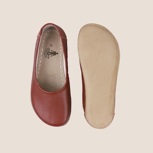 Handgefertigte Barfuß Ballerinas aus braunem Leder