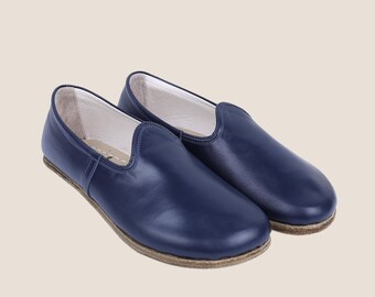 Handmade Mens Barefoot Leather Yemeni Slip-Ons: Navy Blue