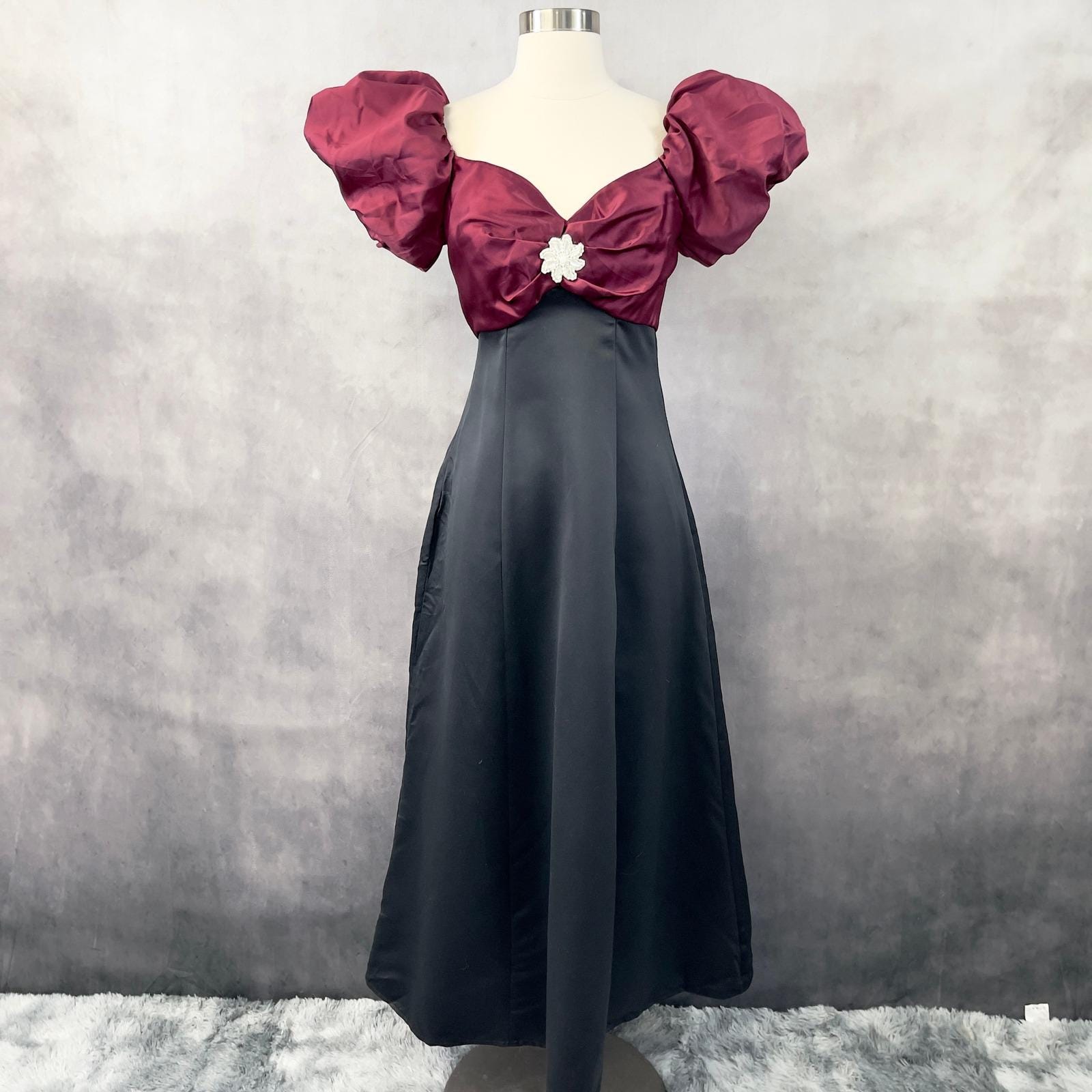 open lace back dress Amazon.com: changyexi Old Hollywood Glamour Dresses,Long Wedding Guest  Dresses for Women,Long Formal Dress (US, Alpha, Large, Regular, Regular,  Gold) : Clothing, Shoes & Jewelry main image 0