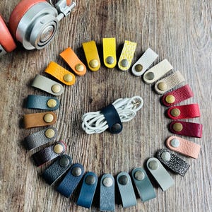 Kolorowy skórzany organizer na kable | 2 za 5 | 10 za 20 | Organizer na kable | Akcesorium podróżne | Organizer biurowy | Skórzany uchwyt na kable