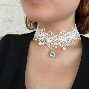 white lace pearl choker, cute jewelry , minimalist style, vintage style, lace choker, bridal lace choker, pearl lace choker