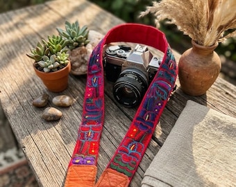 Correa para cámara con bordado floral a mano - Auténtico tejido artesanal guatemalteco - Estilo bohemio vibrante para cámaras DSLR/sin espejo