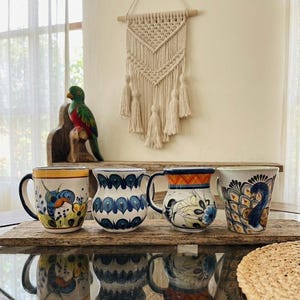 Taza de cerámica guatemalteca pintada a mano - Cerámica San Antonio Palopó - Taza de café artesanal de gres con motivos de aves y flores, cerámica