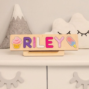 Tablero de nombre personalizado para niña, letrero de madera para bebé, rompecabezas de letras para niña, juguete de aprendizaje Montessori, regalo de cumpleaños para niña de 2 años