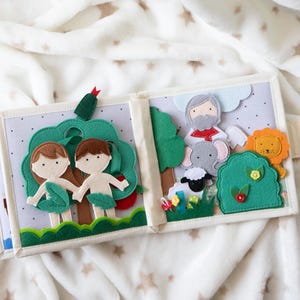 Libro della Bibbia in feltro interattivo personalizzato, studio della Bibbia per bambini, libro di storie della Bibbia, regalo di battesimo per bambini e bambine, regalo per baby shower cattolico, libro tranquillo