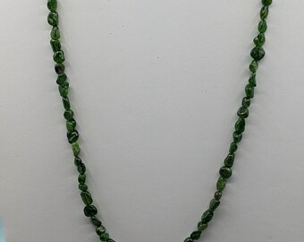 Chrome diopside beaded necklace