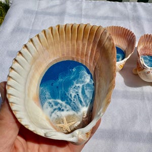 Ocean Beach Seashell Waves Shell Dish Stand