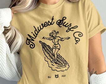 Vintage T-shirt met comfortabele kleuren voor surfmeisje, retro T-shirt met surfkunst