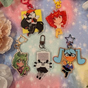 ENGLISH VOCASYNTH SONG Schlüsselanhänger - Butcher Vanity Yixi, Choker & Copycat Gumi, Birdhirn Teto, and Static Miku!