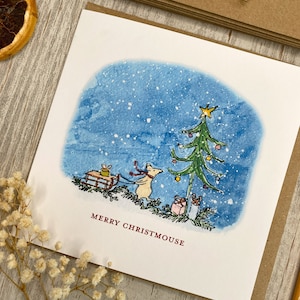 Tarjeta de ratón navideño: ratones navideños de acuarela entregando regalos