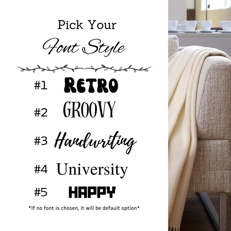Pu&ograve; includere: Un grafico che mostra cinque diversi stili di font per un regalo personalizzato. Gli stili di font sono etichettati come #1 Retro, #2 Groovy, #3 Scrittura a mano, #4 Universit&agrave; e #5 Felice. Il testo in fondo al grafico dice "*Se non viene scelto alcun font, verr&agrave; utilizzata l'opzione predefinita*"