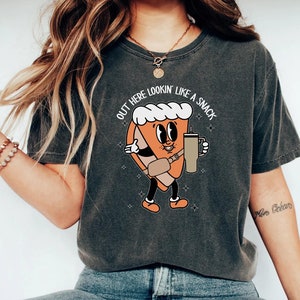 Comfort Colors® Pumpkin Pie Shirt, Looking Like a Snack Shirt, Cute Fall Shirt, Thanksgiving Shirt, Fall Tee, Retro Thanksgiving T-Shirt