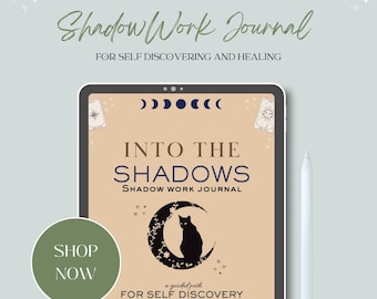 Puede incluir: Una tableta digital muestra la portada de un diario titulado "Into the Shadows". La portada presenta un gato negro sobre una luna creciente. También se ve el texto "Shadow Work Journal" y "For Self Discovering and Healing". Hay un lápiz óptico y un botón "Shop Now".