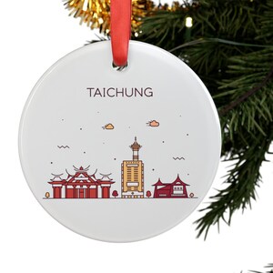 TAICHUNG TAIWAN City Skyline, taiwanesische Reise Weiß Acryl Ornament, personalisiertes Geschenk, Weihnachtsbaum Ornament, Urlaub Dekoration