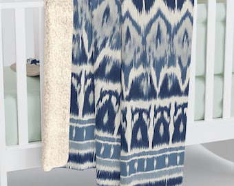 Blau und Weiß Ikat Muster, Sherpa Fleece Decke, Ethno Couch Decke, Boho Home Decor Geschenk