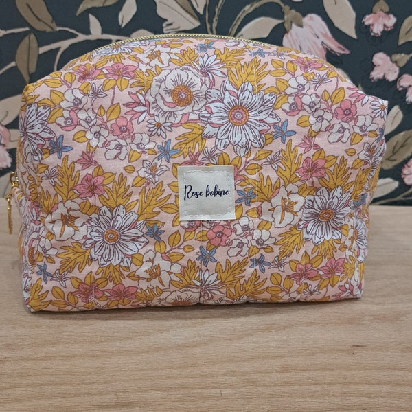 Trousse toilette , trousse bébé,  trousse maquillage fait main femme coton matelassé fleuri style liberty