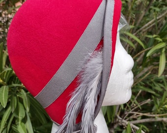 Handmade OOAK 1920s flapper vintage inspired reproduction women's ladies' red wool cloche hat with gray trim and feathers