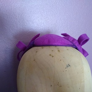 1940s handmade vintage inspired reproduction handmade ladies' women's orchid purple wool felt calotte hat cap with bows for her