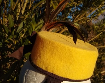 1940s vintage inspired yellow felt tilt doll mini pillbox ladies hat with brown ribbon and feathers