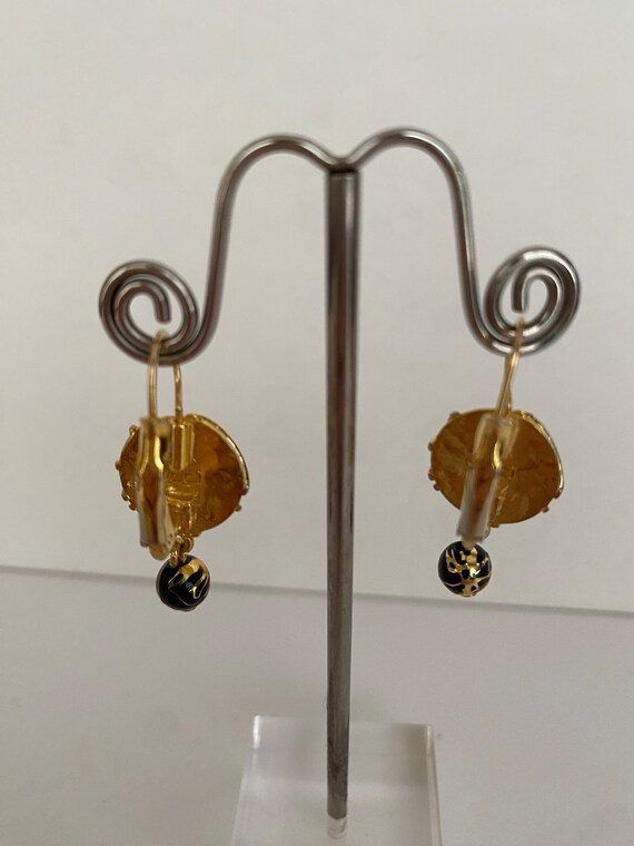 Black and gold-tone earrings - image 3