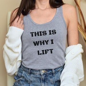 Dit is waarom ik de racerback-tanktop optil: fitnesstop voor dames