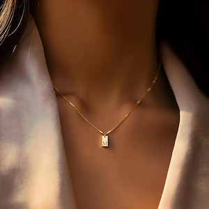 Collar con inicial, mini collar con nombre, colgante de oro con letra grabada personalizada, regalo personalizado para dama de honor, regalo para mamá