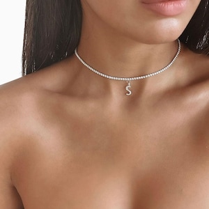 Tennis Buchstaben Chocker. Tennis Halskette. Schöne individuelle Halskette. Initial Halskette.