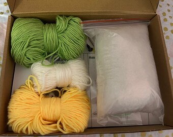 DIY Emotional Support Green Penguin Crochet Kit – Beginner-Friendly Craft Kit with Tools & Supplies