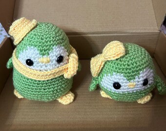 Kit de ganchillo para crear un pingüino verde que brinde apoyo emocional: kit de manualidades para principiantes con herramientas y materiales.