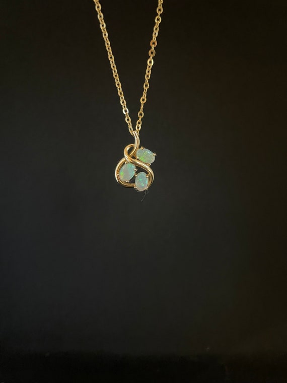 Australian crystal opal pendant, 14k gold - image 1